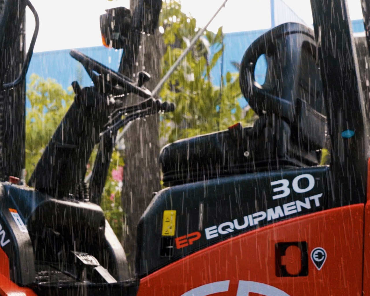 EFL303-bajo-lluvia-2