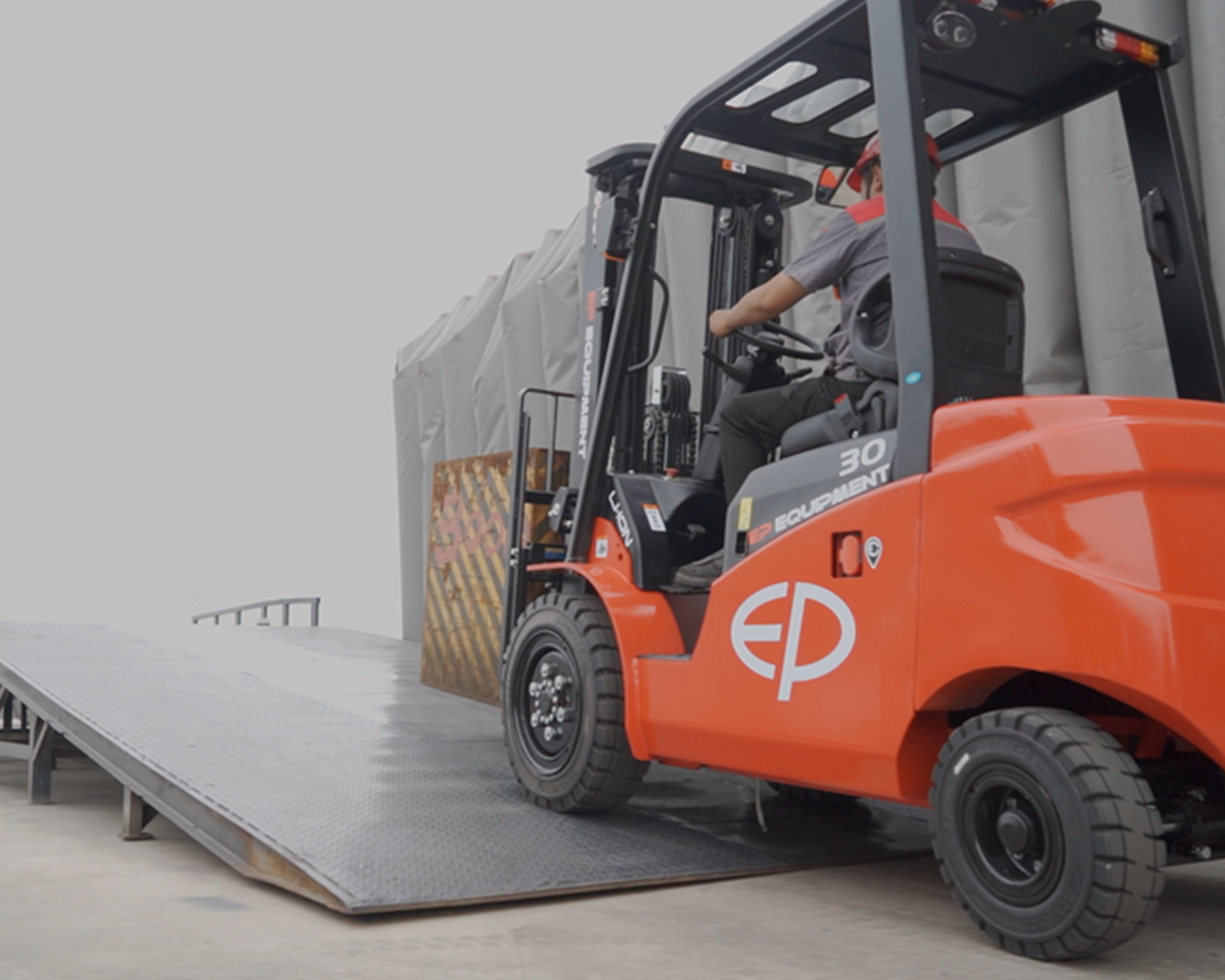 EFL303-subiendo-rampas