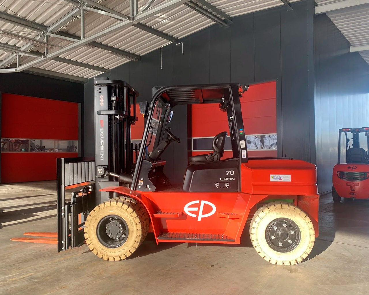 EFL702-vista-lateral