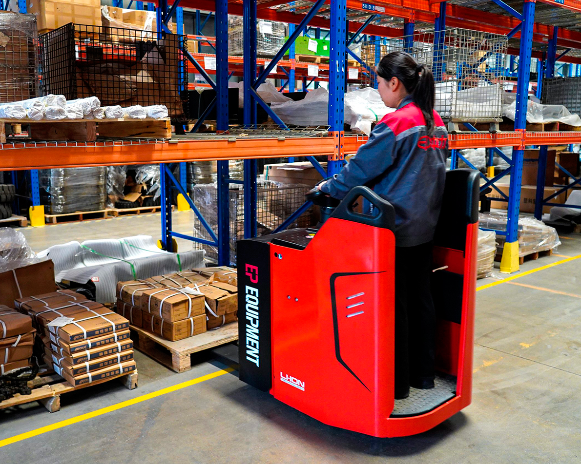 KPL201H-cargando-mercancia-vista-trasera