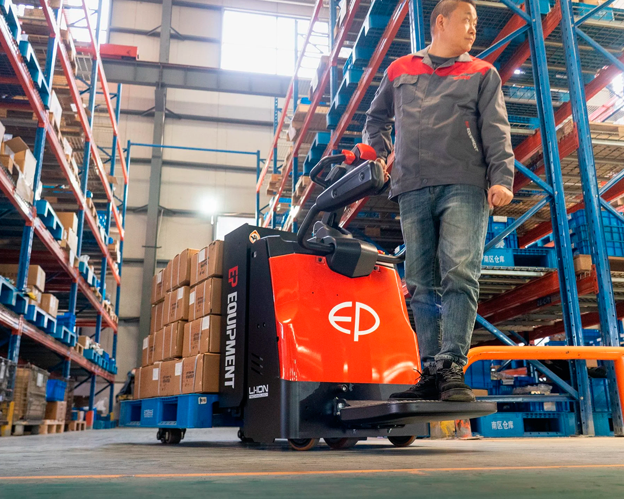 RPL201H-vista-trasera-cargando-cajas