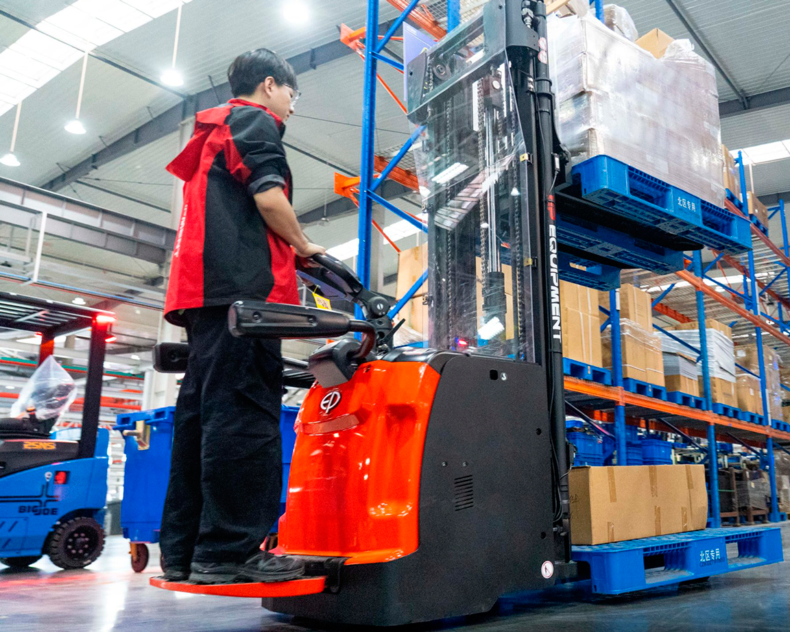 RSL161-vista-trasera-cargando-2