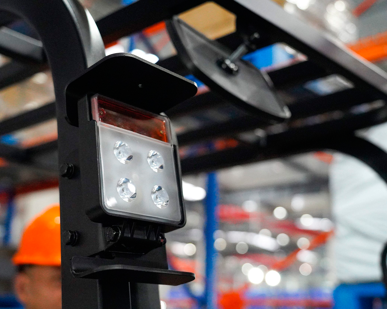 TCL101-reflector-delantero