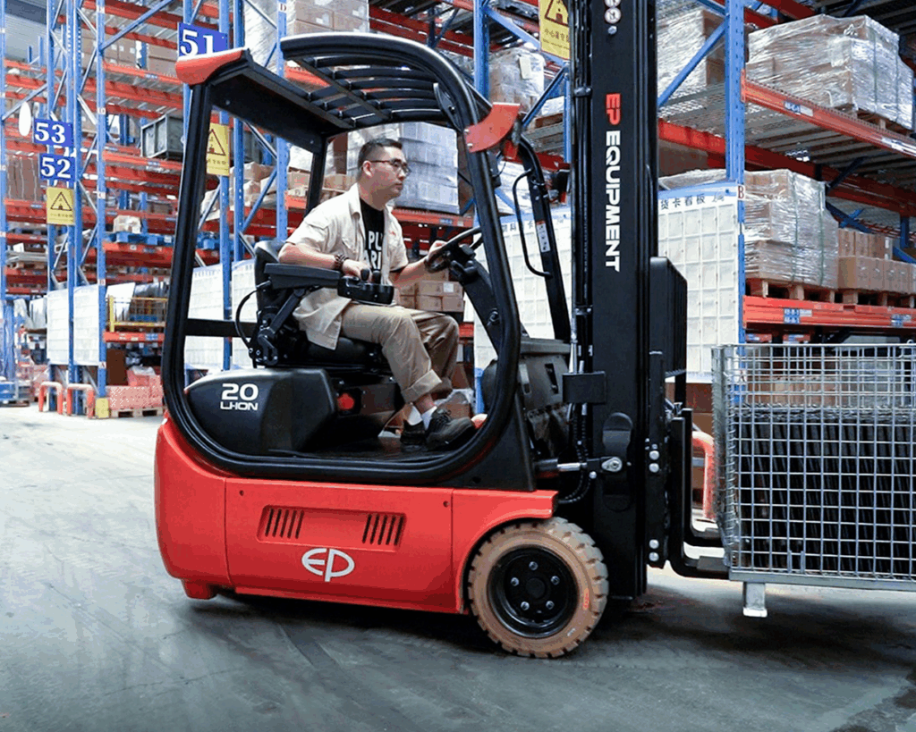 TDL201-cargando-material-vista-lateral