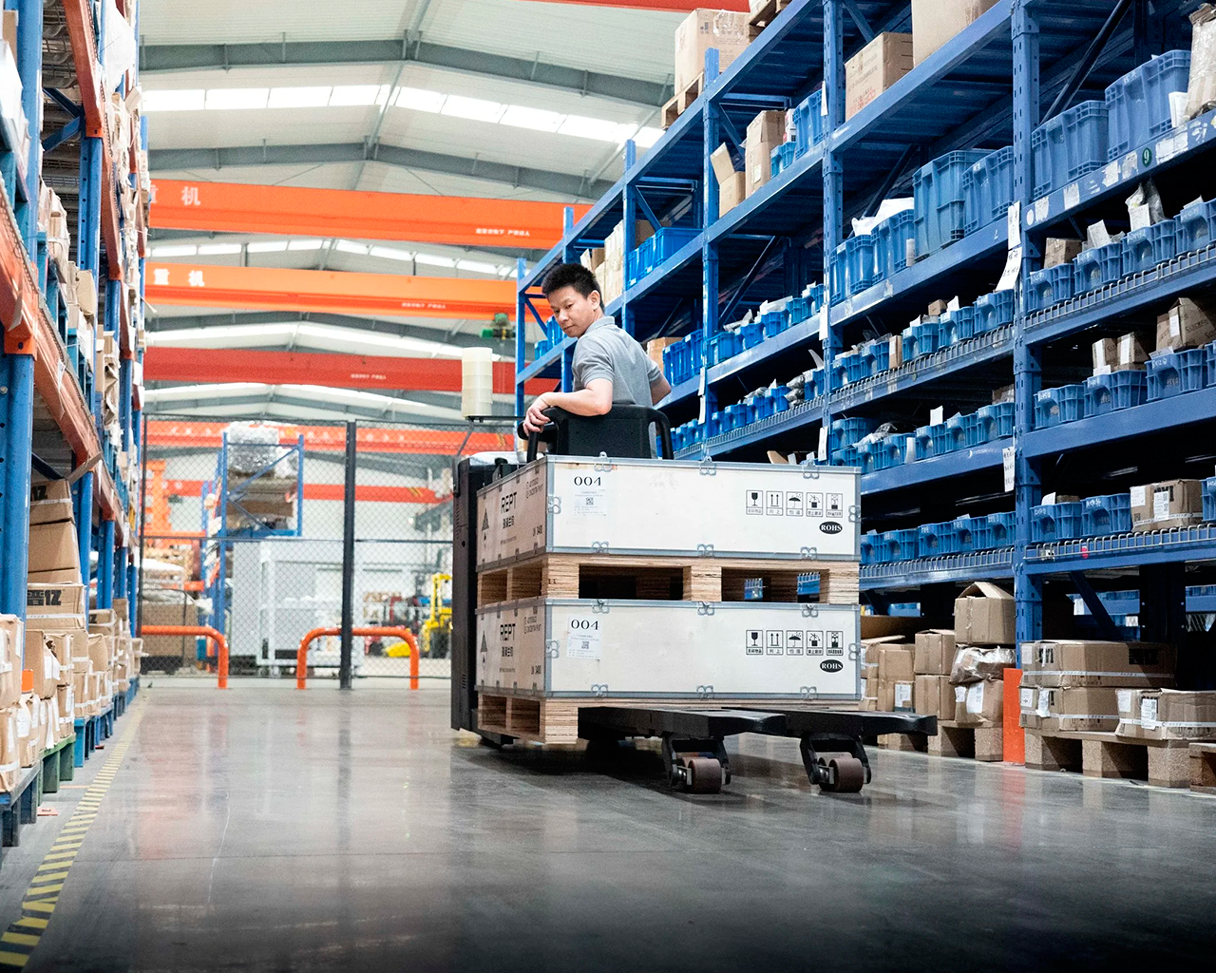 TPL251-detalle-trasera-llevando-producto